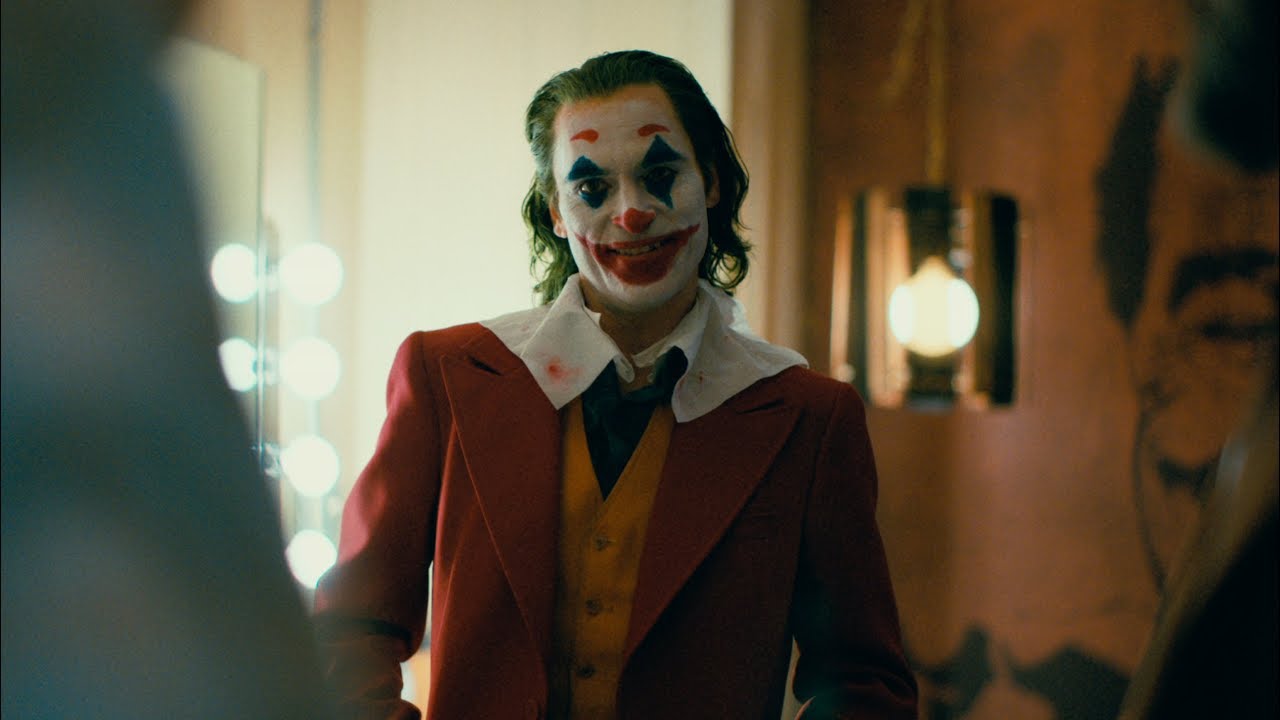 Afectiunea psihica din viata reala de care sufera Joker, ce se manifesta prin ras incontrolabil