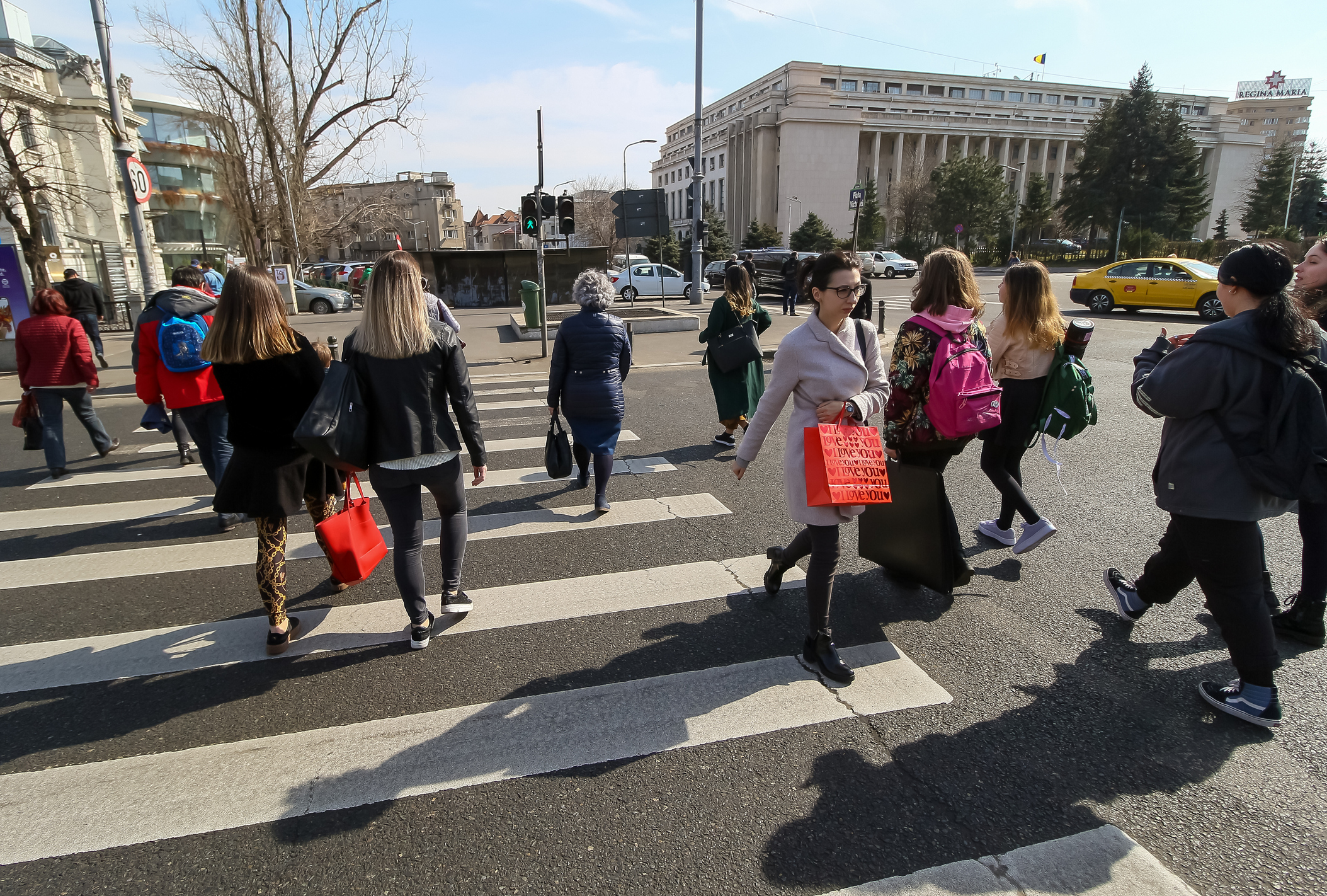 STUDIU. Ce spune ritmul lent de mers despre creierul tau