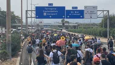 proteste barcelona aeroport drum