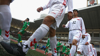 Nationala de fotbal a coreei de nord intalneste coreea de sud la phenian