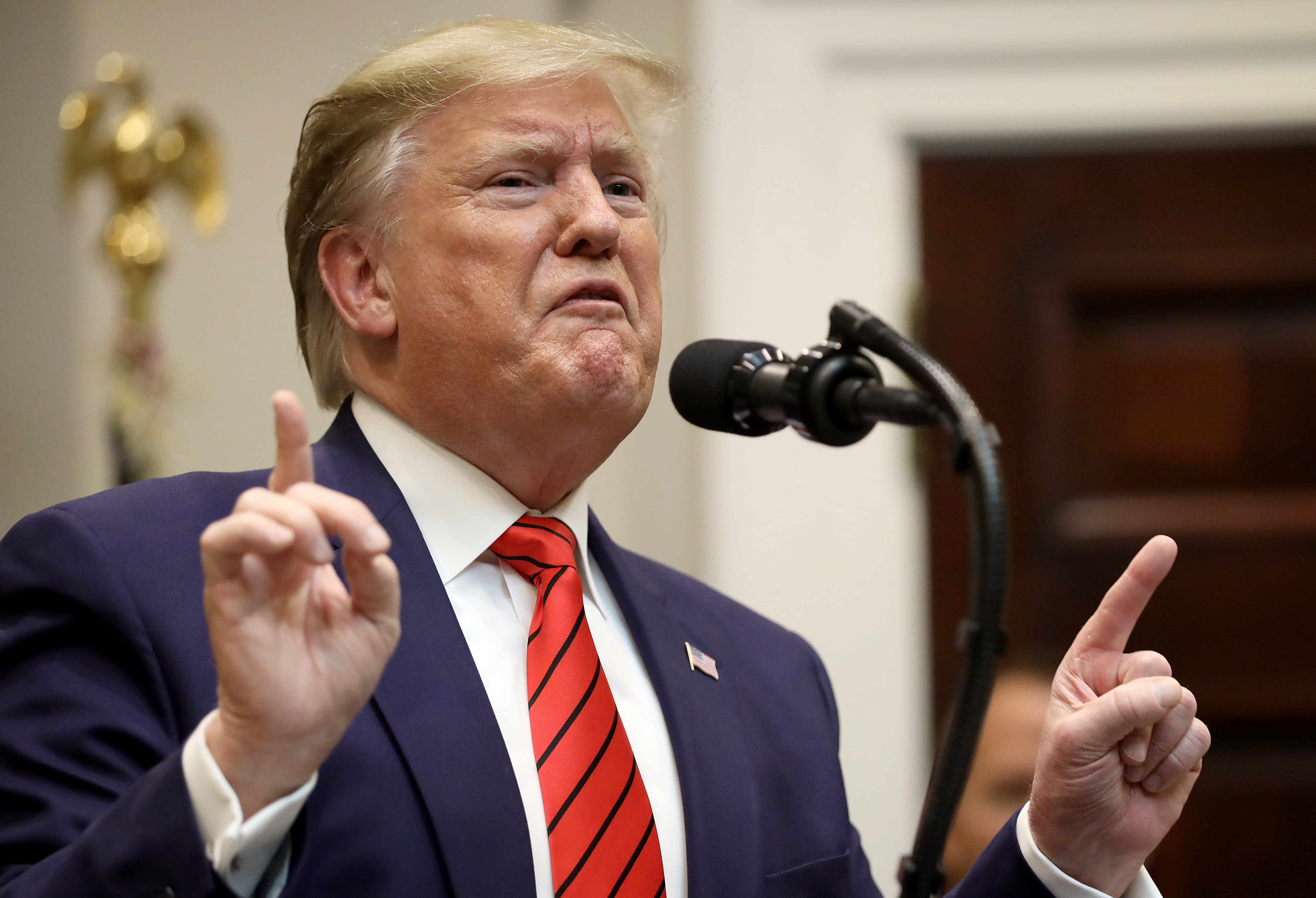 Donald Trump, jigniri in serie: „Nebuna de Nancy Pelosi”, „penibila” sefa a programului anti-Covid