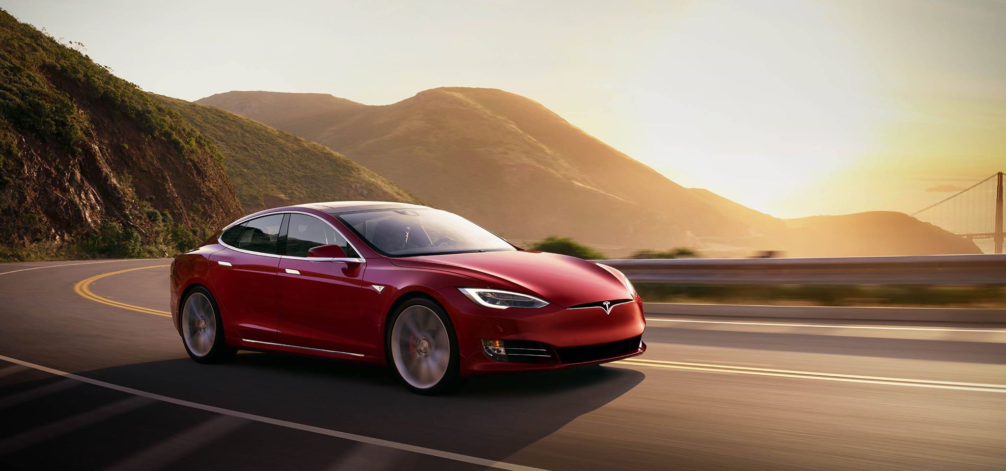 Masinile Tesla ar putea avea o mare problema. Autoritatile americane verifica peste 100 de accidente
