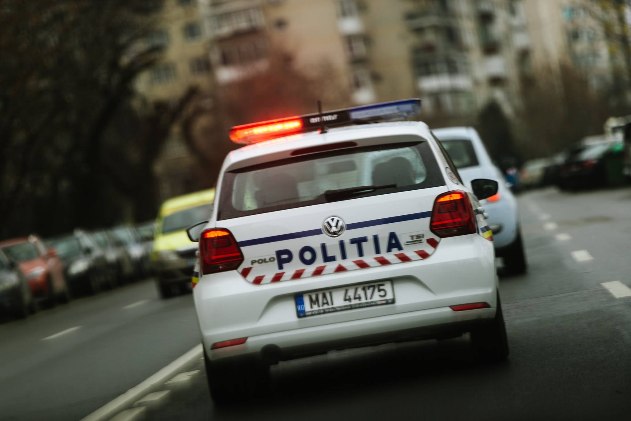 Poliția din Voluntari a prins trei persoane care transportau un cadavru în Ialomița