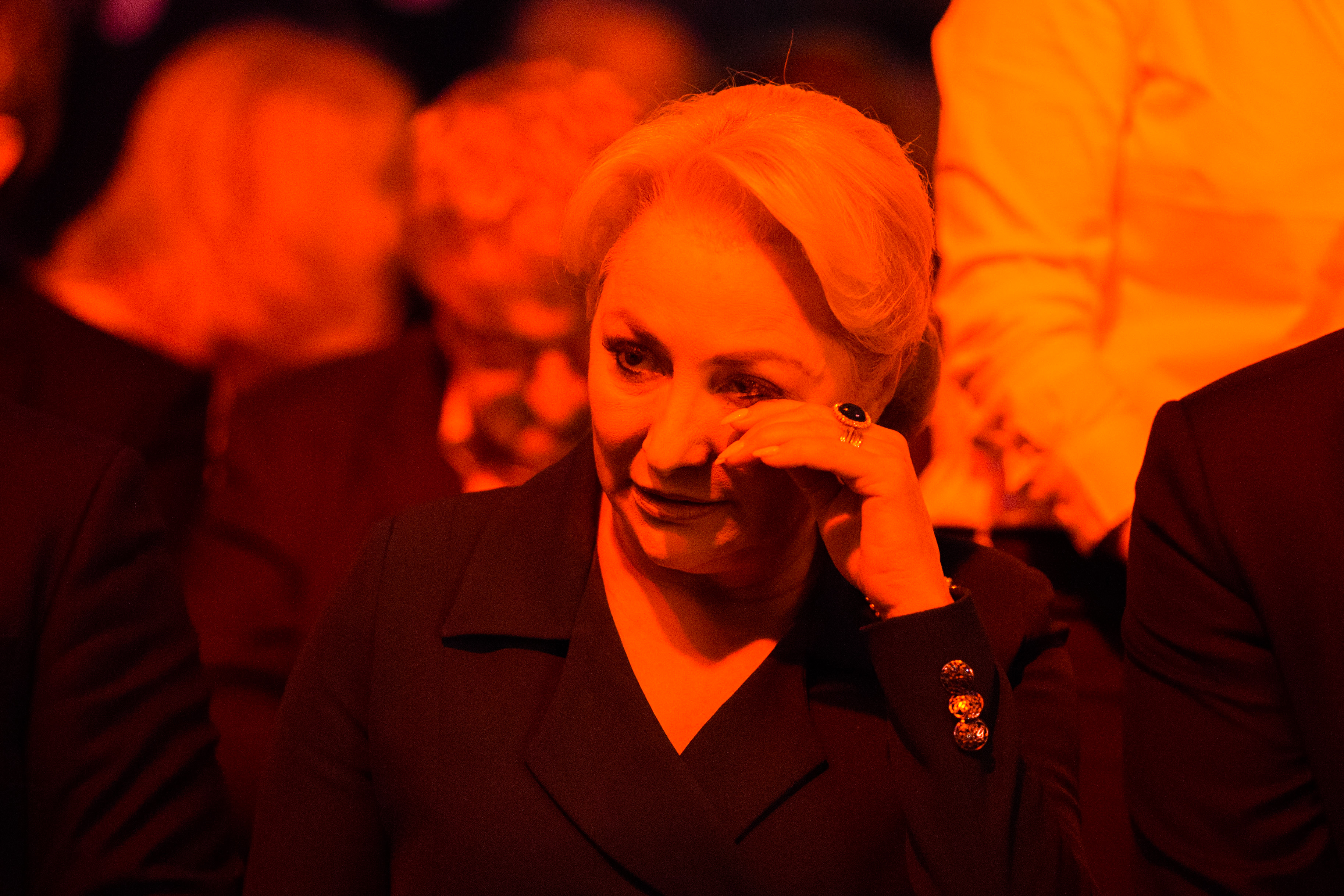 Tipete in prima sedinta a PSD dupa alegerile de duminica. Viorica Dancila plange. A vrut sa renunte la candidatura