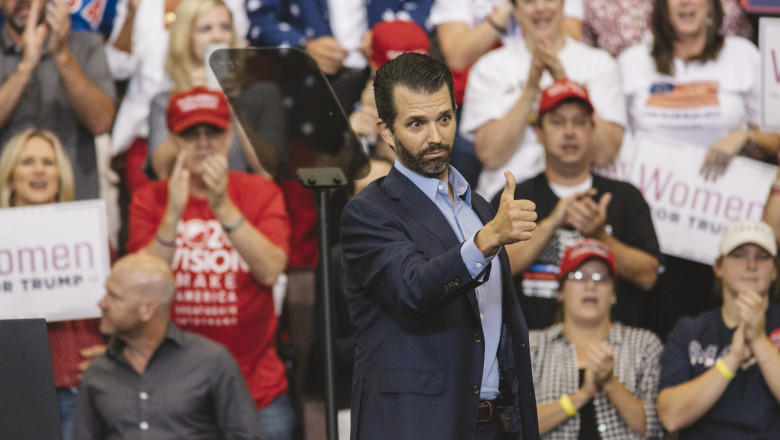 Donald Trump jr. vorbește la o manifestație a republicanilor americani