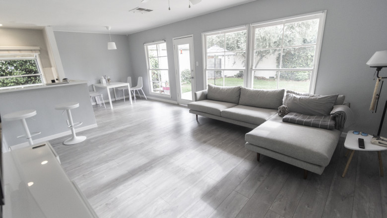 apartament casa airbnb inchiriere sufragerie canapea