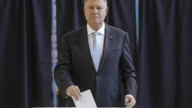 Inquam Photos/ Octav Ganea iohannis voteaza