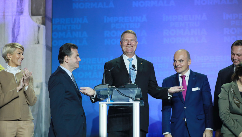 Klaus Iohannis face declarații de presa dupa incheierea primului tur al alegerilor prezidentiale 2019