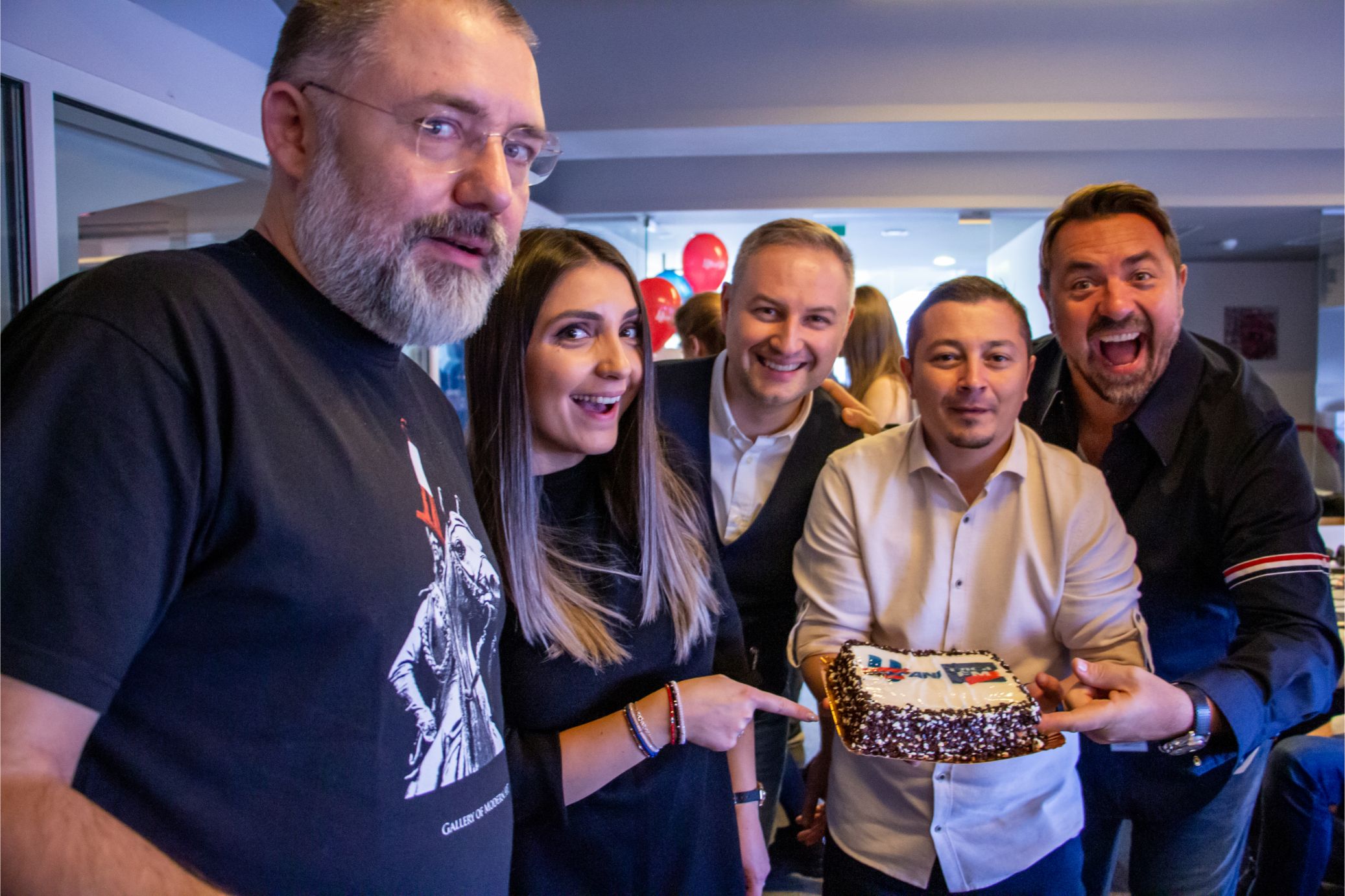 Cantare acustica LIVE cu Horia Brenciu si concert Bryan Adams, la 4 ani de Digi FM