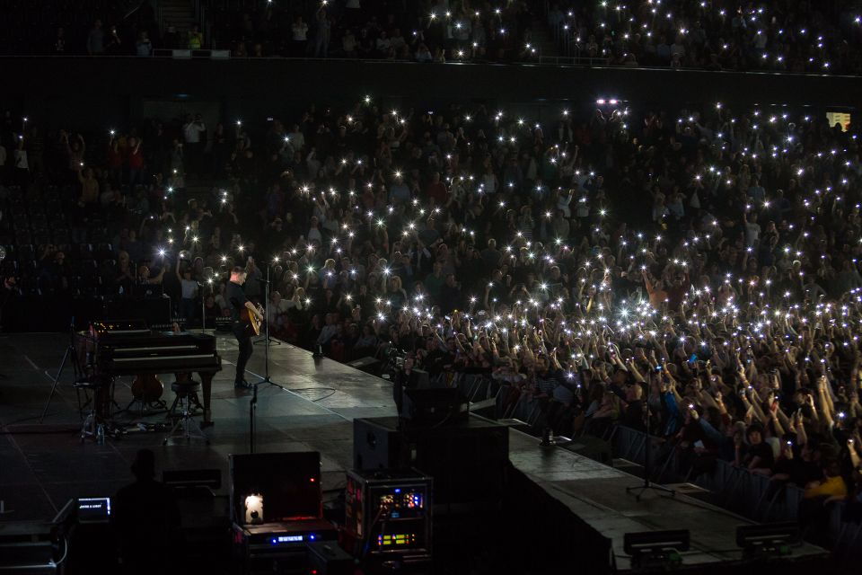Maraton aniversar cu Bryan Adams pentru Matinalul Digi FM