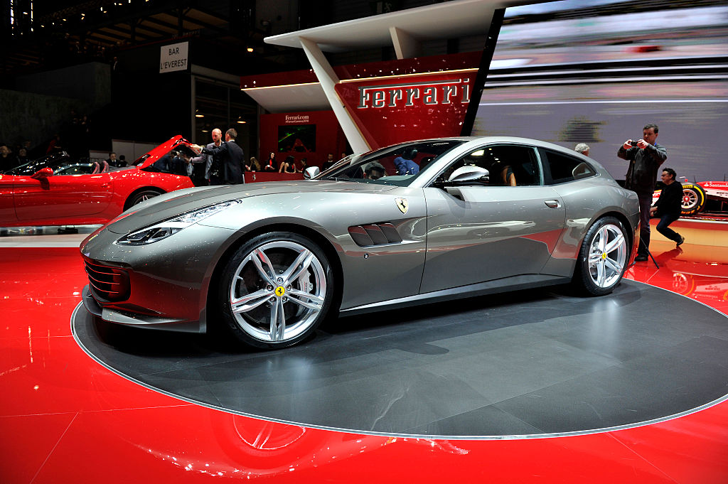Un Ferrari de peste 300.000 de euro, vandut cu reducere de Black Friday 2019 in Romania