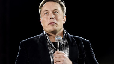 Elon Musk CEO Tesla sustine o conferinta de presa despre noile sale descoperiri