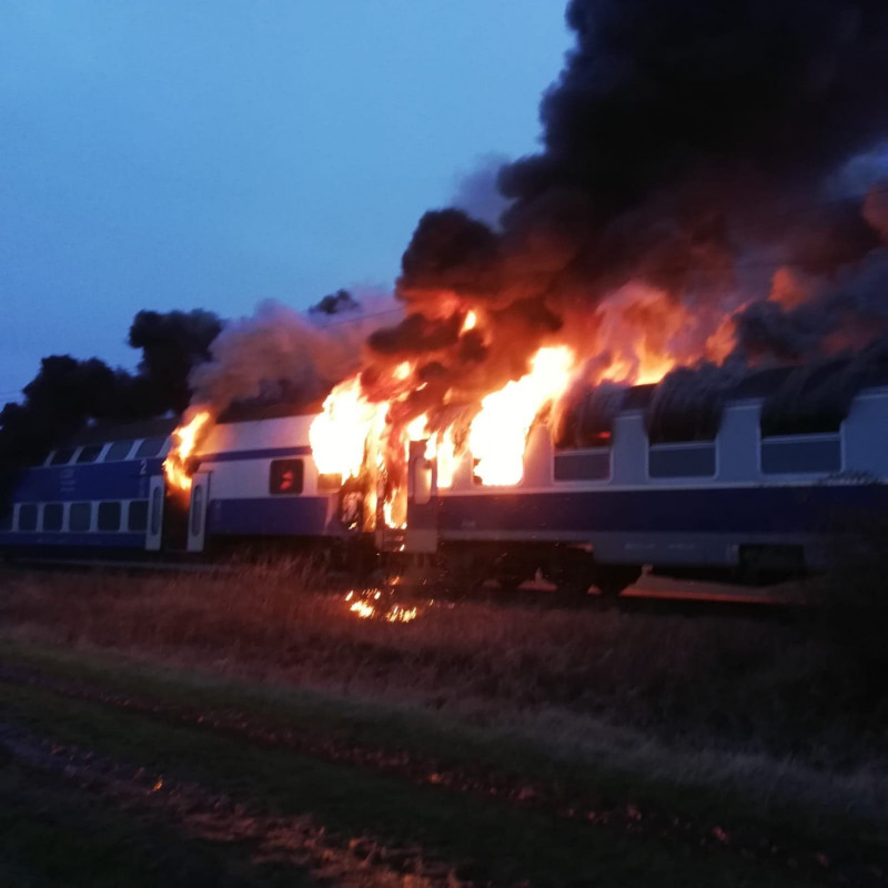 incendiu-tren-cfr-teleorman0isu (3)