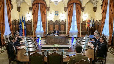 Klaus Iohannis prezideaz[ o ședință a CSAT la Cotroceni