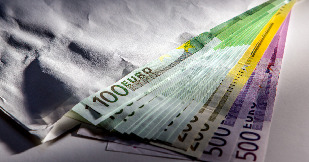 Româncă a pierdut 34.000 euro prin fraudă bancară