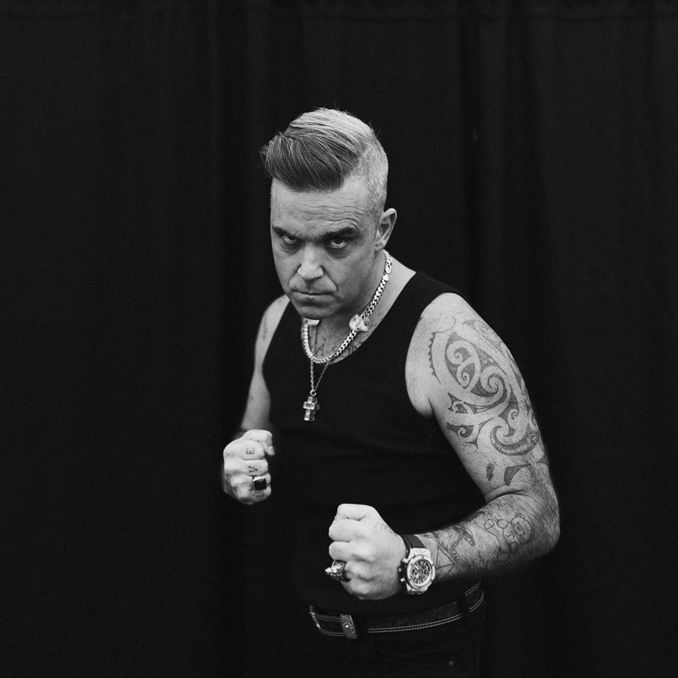 Soţia lui Robbie Williams nu il lasa pe artist sa se bata in ring cu Liam Gallagher