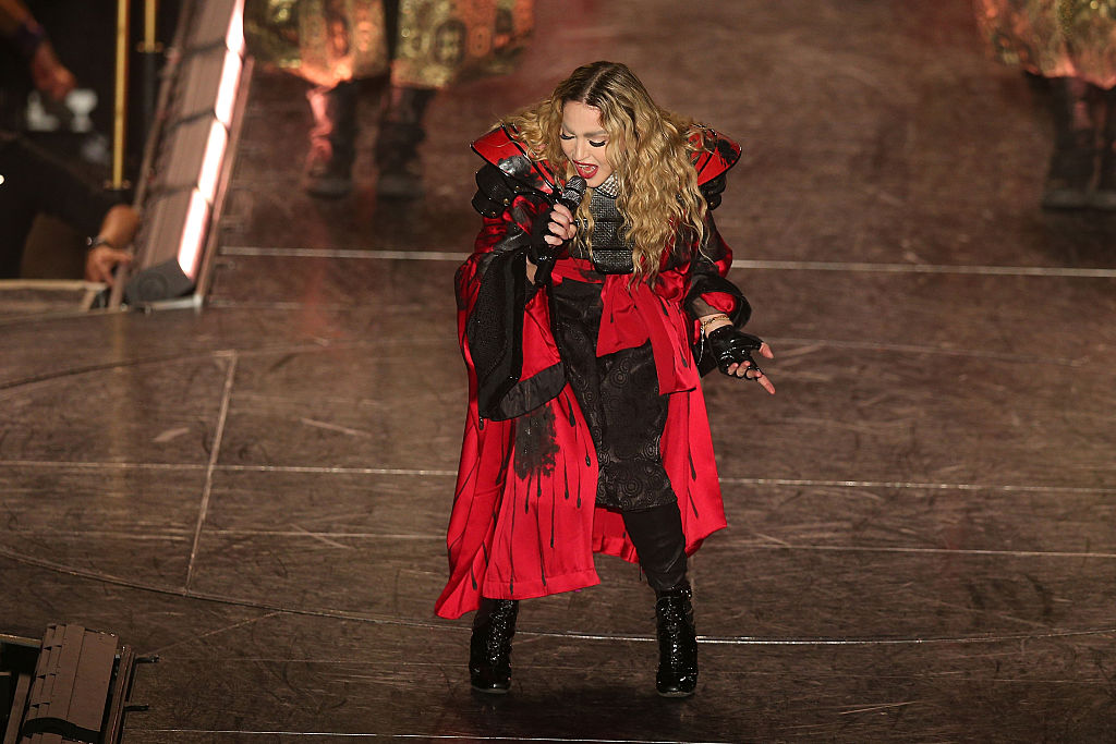 Madonna a anulat mai multe concerte: „Durerile pe care le am sunt copleşitoare”
