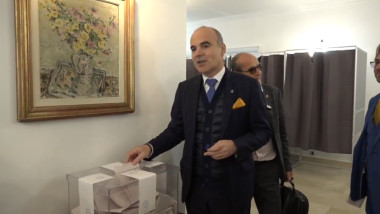 rares bogdan voteaza