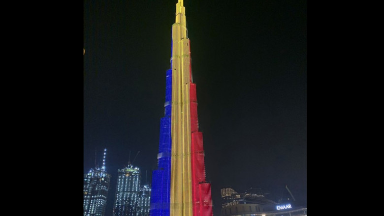 Burj Khalifa, cea mai înaltă clădire din lunme, luminată în tricolorul românesc de 1 Decembrie 2019