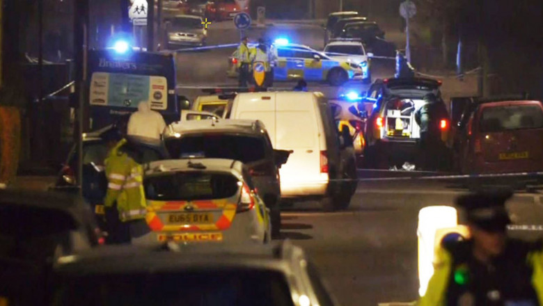 Un individ a intrat deliberat cu masina într-un grup de pietoni, la Londra