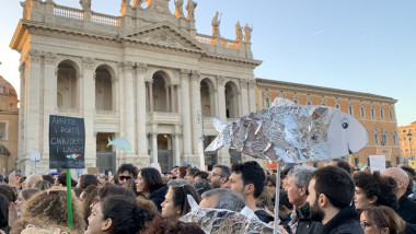 Protestul „Sardinelor” la Roma vizează populismul și extrema dreaptă