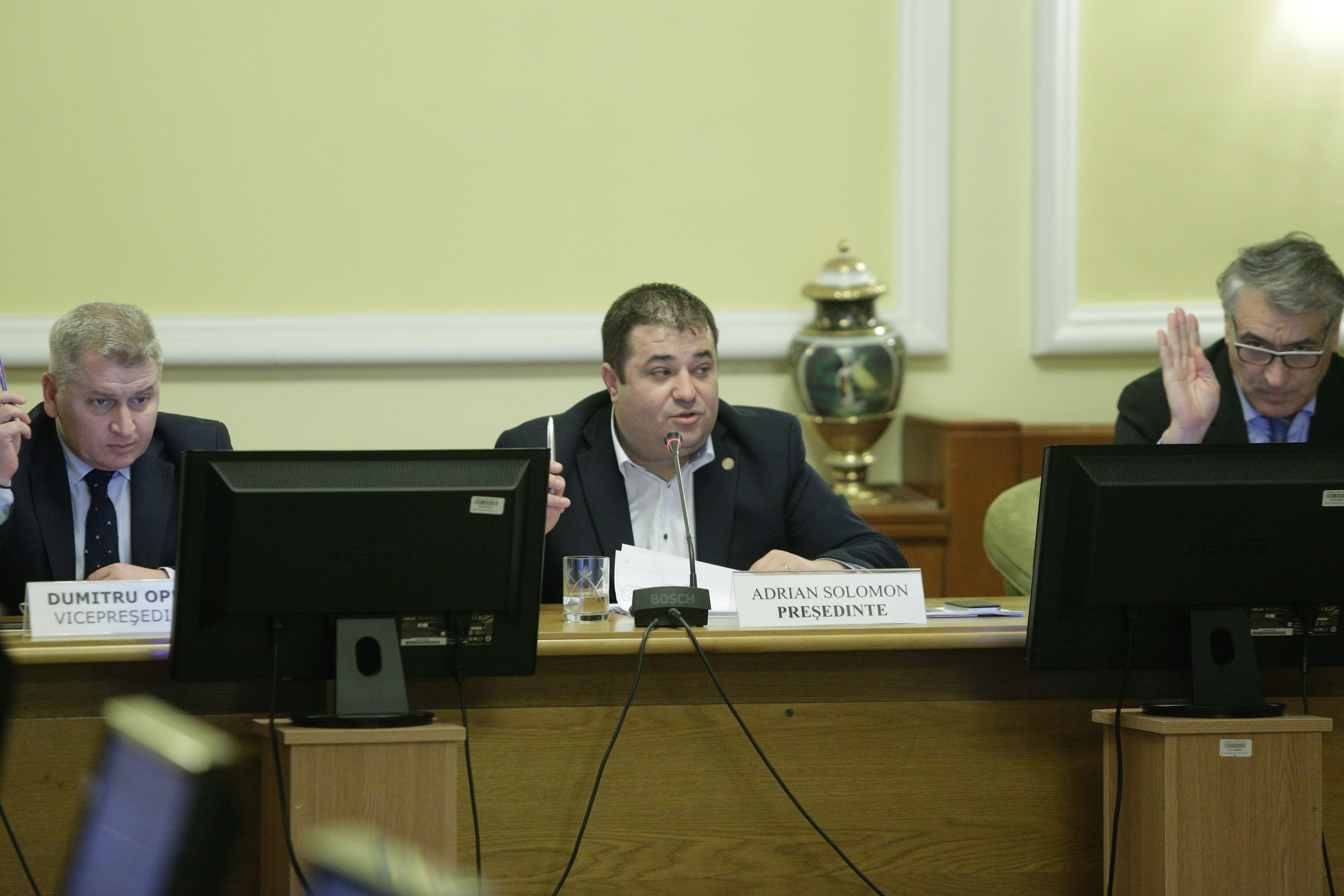 PNL si PSD au eliminat prin lege educatia sexuala din scoli. „Decizia este la parinti, nu la unii care vor sa sminteasca natiunea”