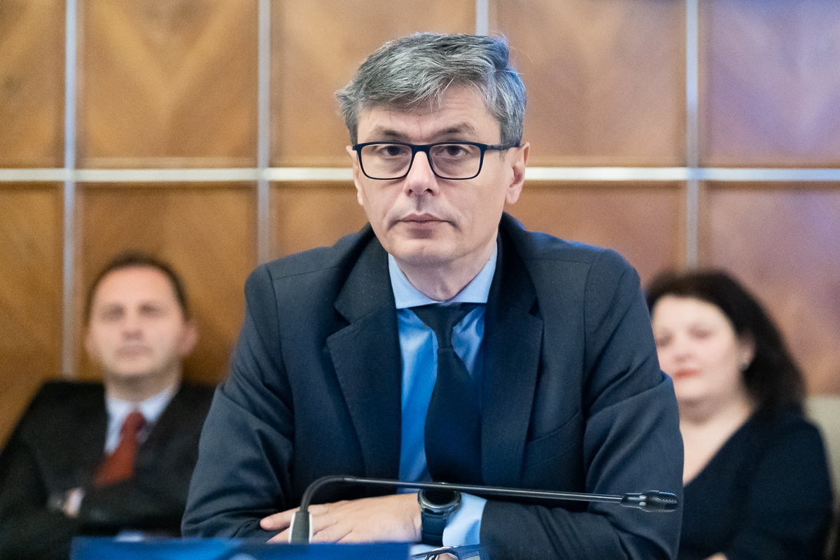 Ministrul Energiei: Nu pun 6 milioane de oameni pe drumuri să-și schimbe contractele, ci oblig furnizorii să ofere prețuri mai bune