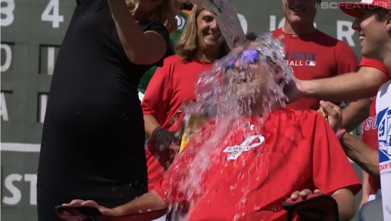 Pete Frates și Ice Bucket Challenge. Peter a fost jucător de baseball, dar a fost diagnosticat cu ALS, nemiloasa boală ce duce la atrofia mușchilor. Provocarea sa a devenit virală și a permis strângerea unor fonduri considerabile pentru cercetarea ALS