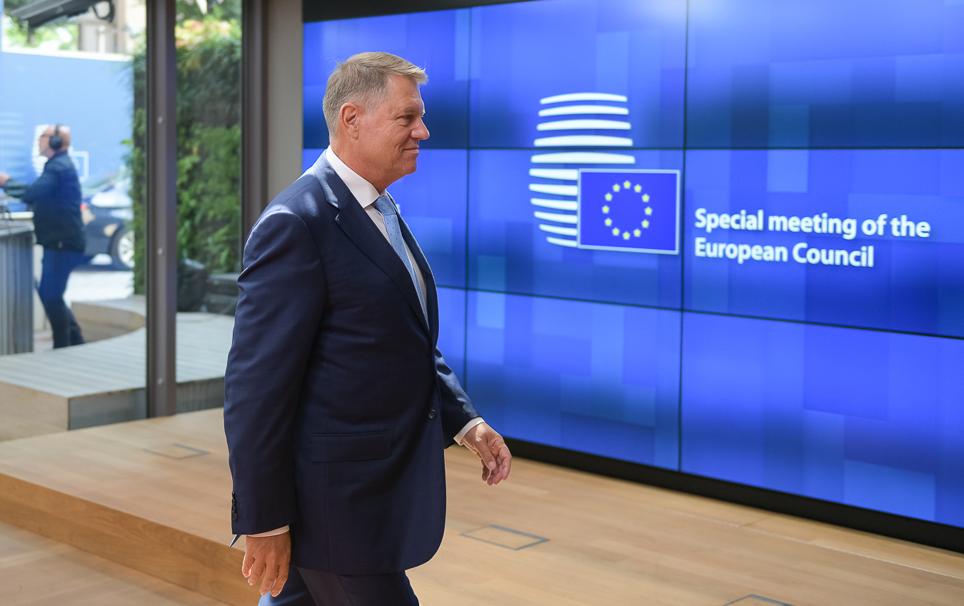 Klaus Iohannis anunţă că va negocia „la sânge” pentru ca România să primească mai mulţi bani europeni