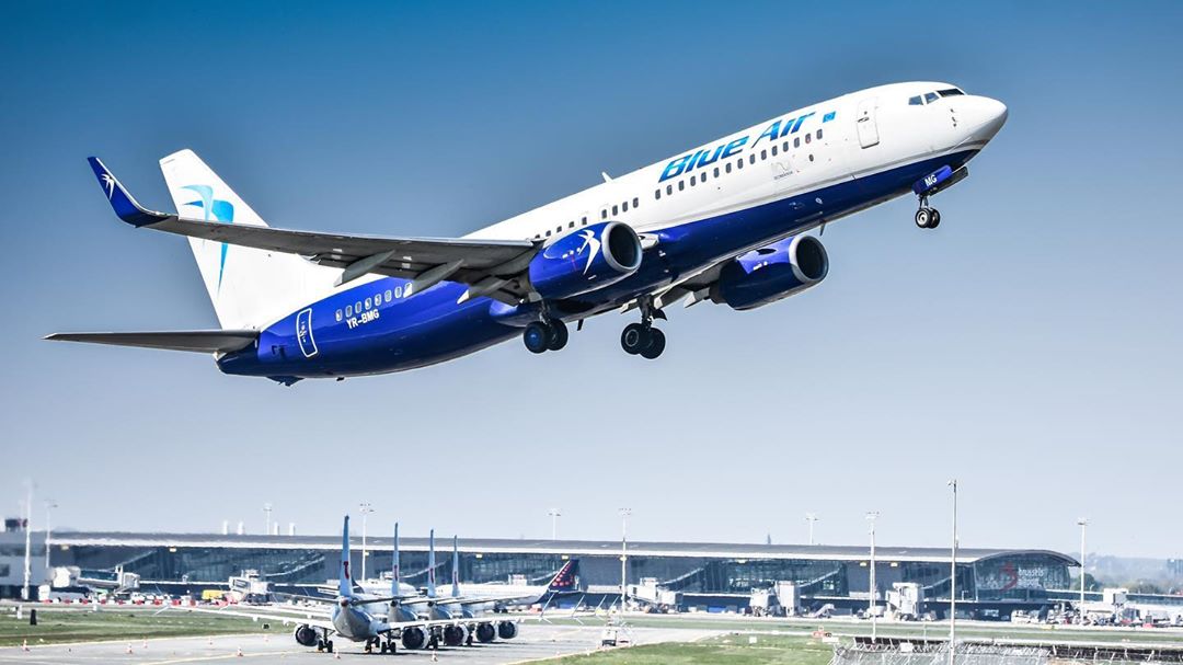 Celulă de criză la Guvern pentru criza Blue Air. Toți pasagerii din afara țării vor fi repatriați