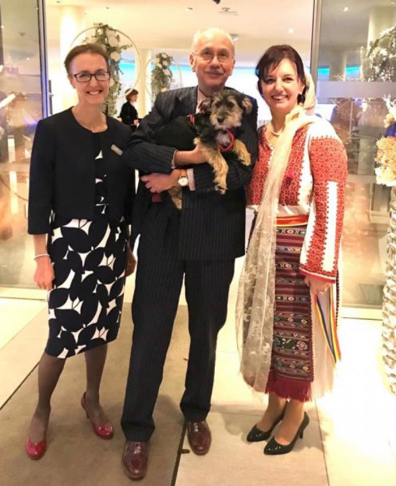 Ambasadorul Belgiei in Luxemburg a adoptat un caine din Romania