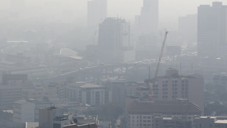 Air pollution affects Bangkok
