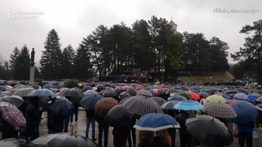 Mii de persoane s-au adunat la Niksic pentru a protesta față de proiectul de lege referitor la bunurile Bisericii ortodoxe sârbe din Muntenegru