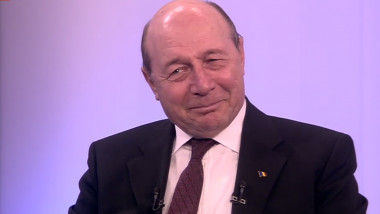 Traian Basescu razand