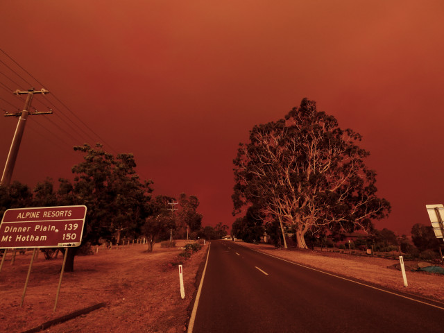 Uluitor Cine Ar Fi De Vină Pentru Incendiile Din Australia Au