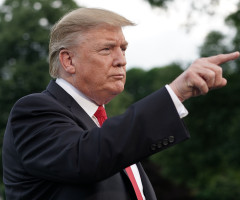 Donald Trump anunță că mobilizează armata federală pentru a pune capăt „terorismului intern”