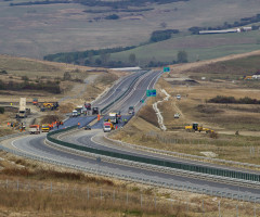 18 kilometri de autostradă se deschid azi circulației. Iohannis și Orban participă la inaugurare