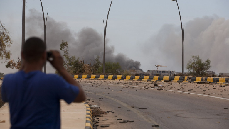 Sirte, Libia, bombardat