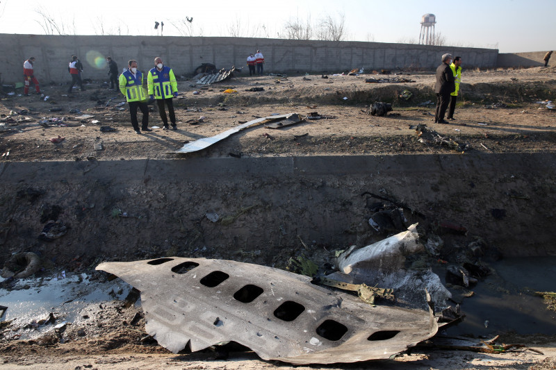 rămășșițe avion ucrainean doborât deasupra Teheranului