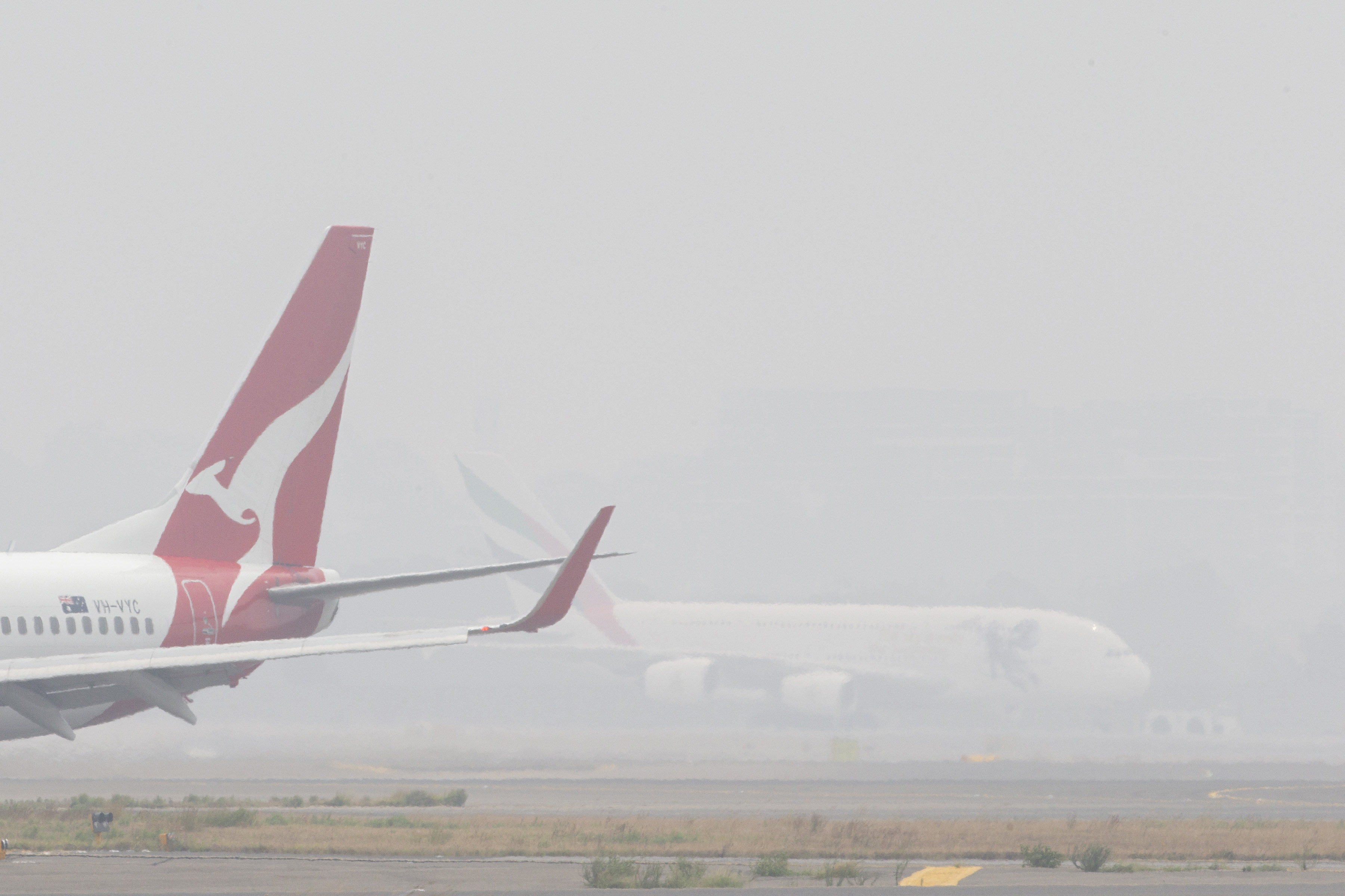 Sydney Suffers Hazardous Air Quality As Smoke And Mist Blankets City Following Bushfires