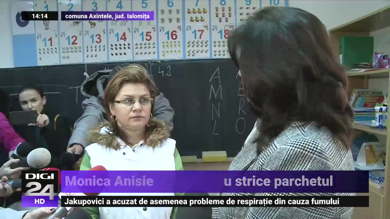 Copii Pusi Să Se Descalţe In Clasă Pentru Că Merg La Toaletă Si