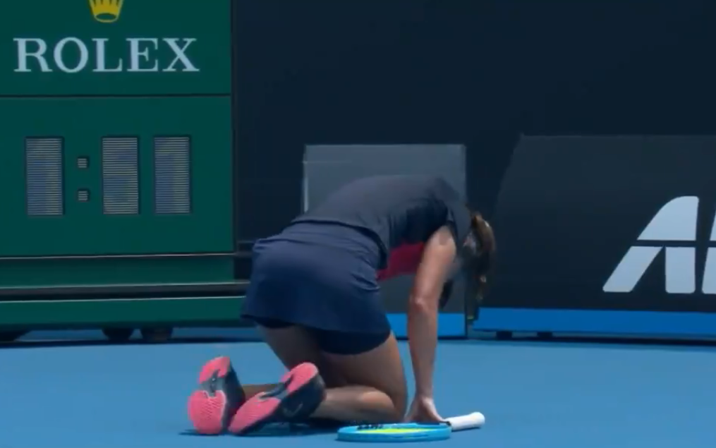 O jucatoare de tenis de la Australian Open a fost ingenuncheata de fumul produs de incendiile de vegetatie VIDEO