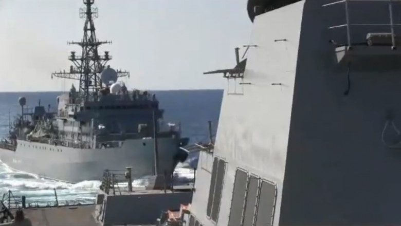 nava rusa provoacă distrugător american în Marea Arabiei