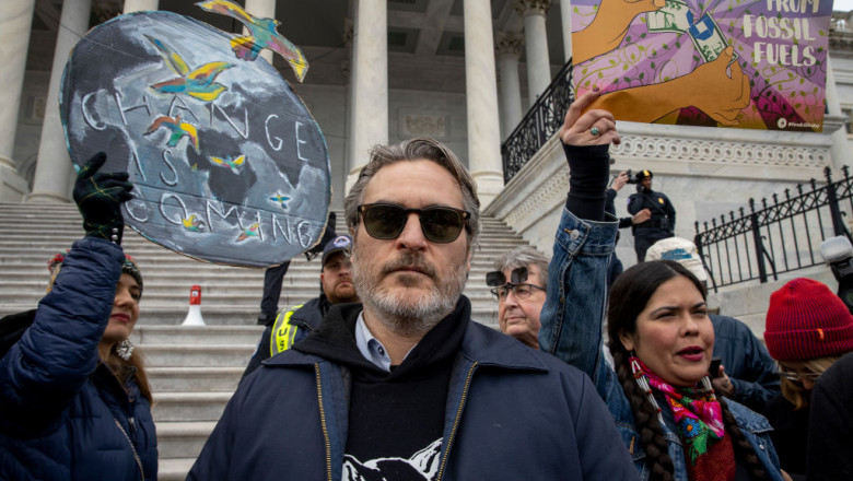 Actorul american Joaquin Phoenix participă la un protest pe tema schimbărilor climatice la Washington D.C.