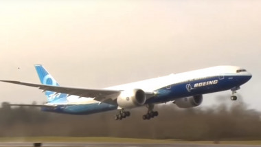 once again Bachelor heritage Boeing a testat primul zbor al celui mai mare avion de pasageri cu două  motoare din lume | Digi24