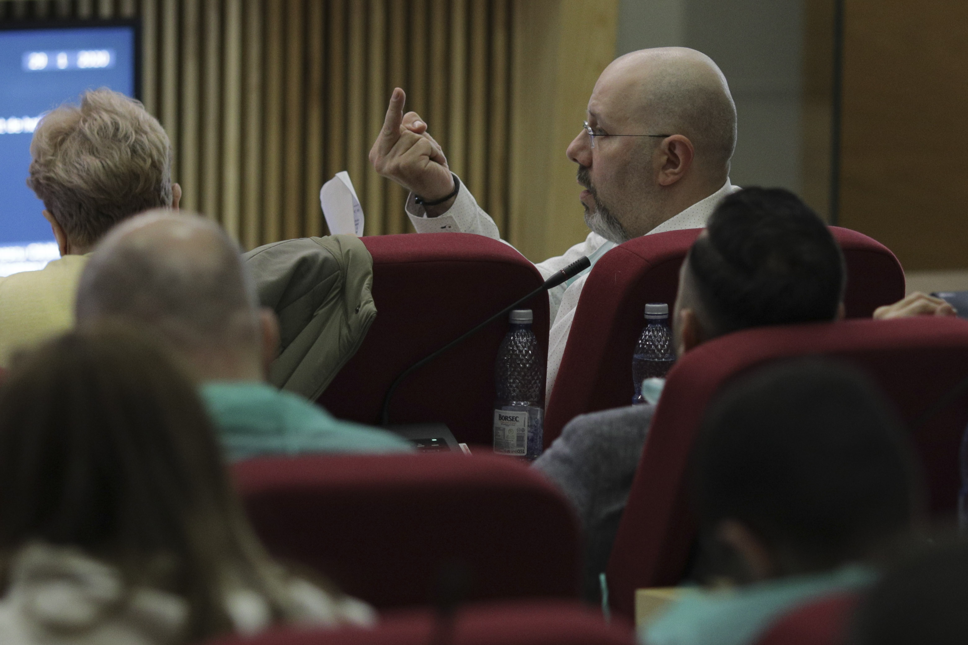Gest obscen facut de Aurelian Badulescu, viceprimarul Capitalei, in directia unei consiliere USR