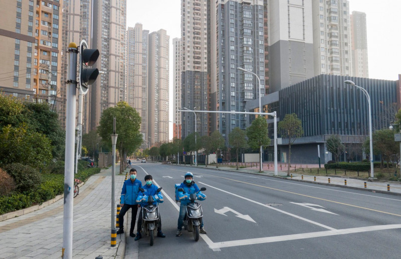 CHINA-HUBEI-WUHAN-TAKEAWAY DELIVERYMAN (CN)