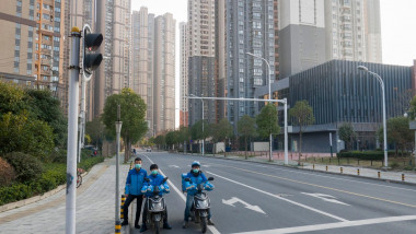 CHINA-HUBEI-WUHAN-TAKEAWAY DELIVERYMAN (CN)