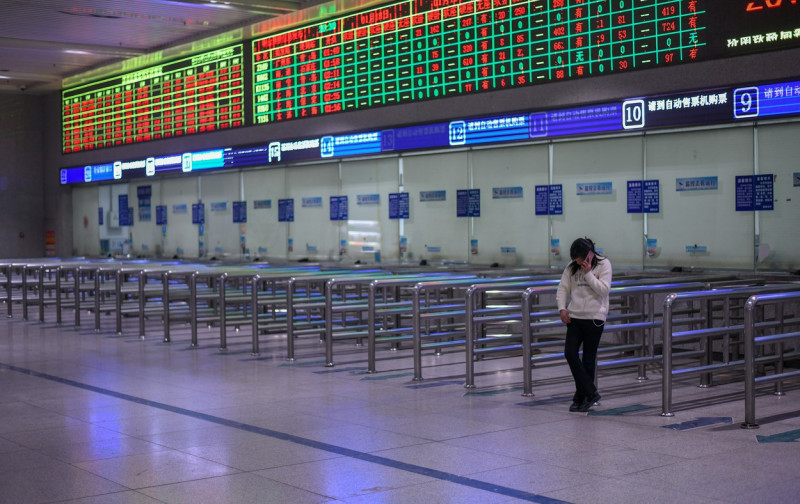 Empty ticket office at Jinan railway station during Chunyun