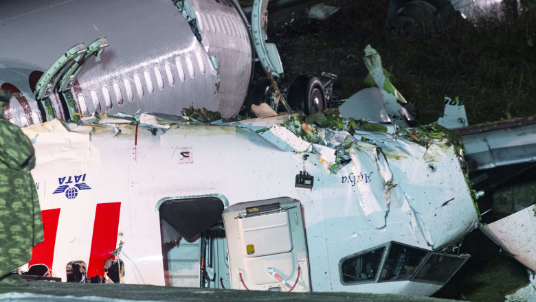 3 Dead And 179 Hurt As Jet Skids Off Runway - Istanbul